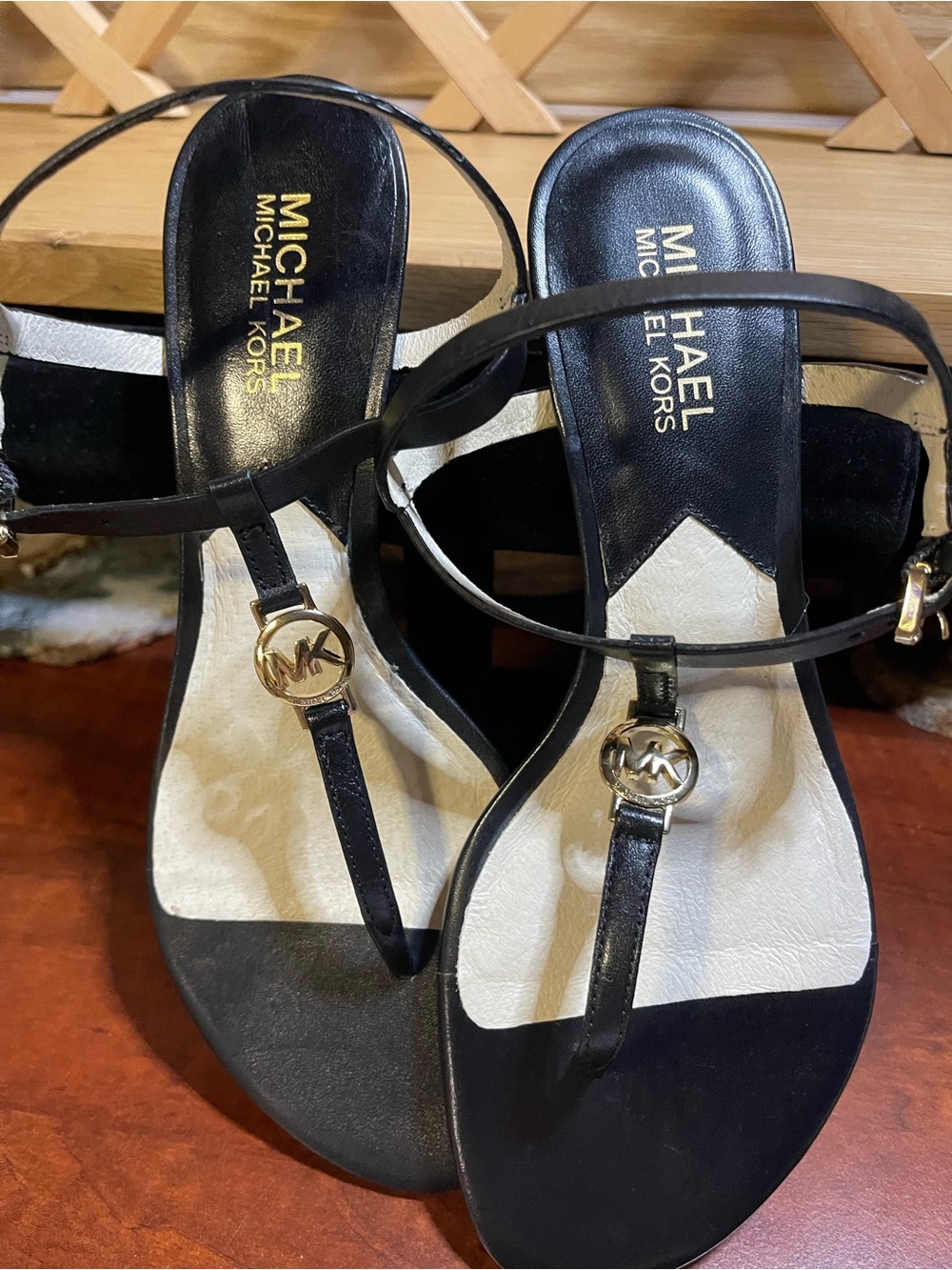 NIB Michael Kors “Nora” Black Leather T-Thong Wedge Sandals / Style # 40U4NOMA1L